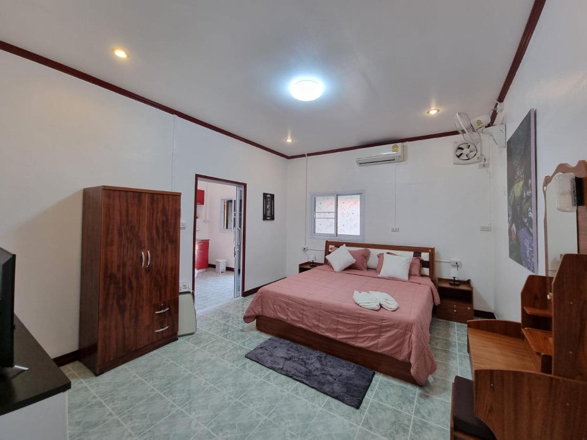 Baan Sabaijai Resort That Phanom Eksteriør bilde