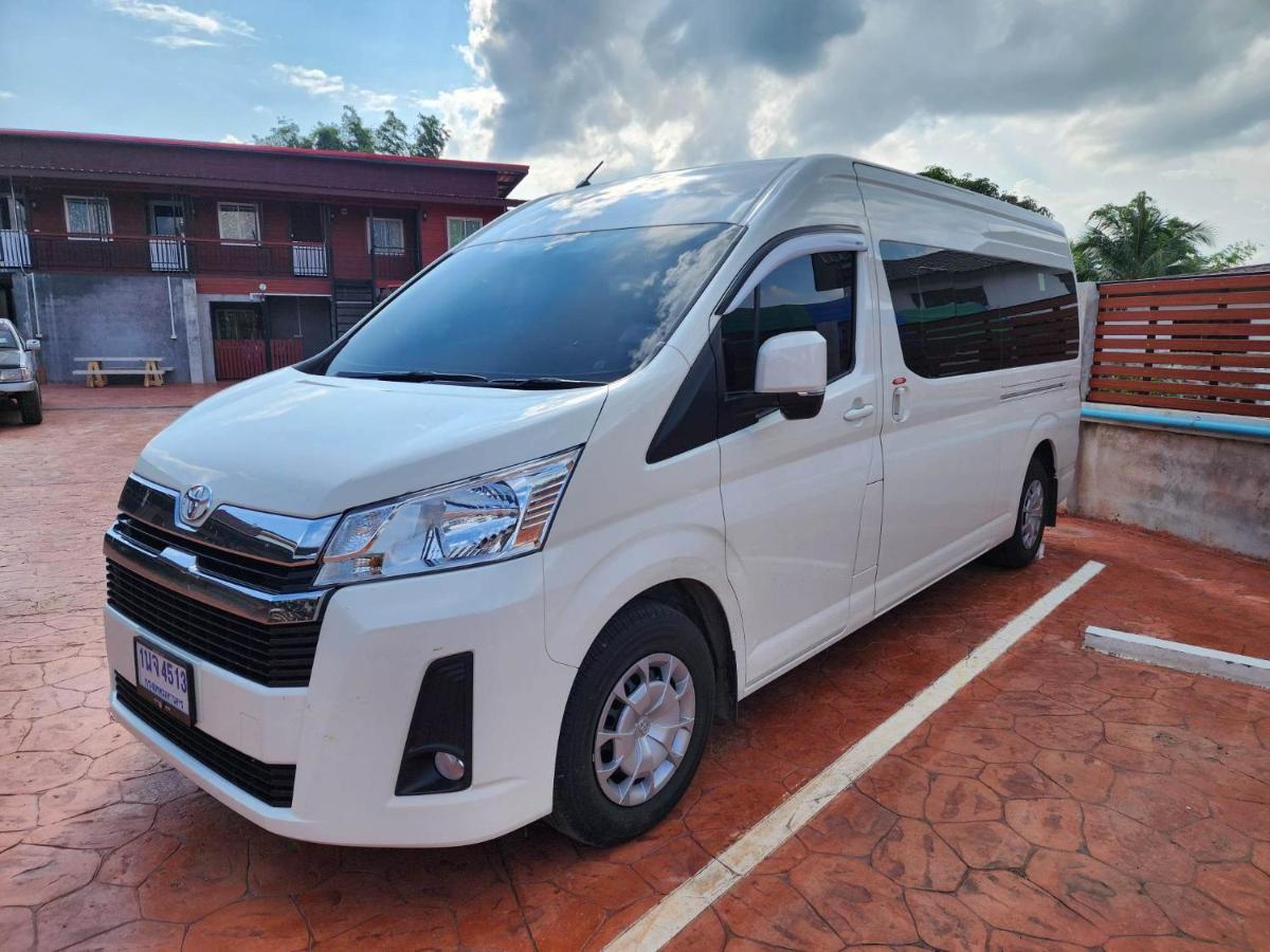 Baan Sabaijai Resort That Phanom Eksteriør bilde
